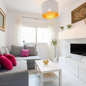 https://holidays2malaga-carrera-capuchinos-free-parking-aircon-downtown.es-andalucia.com